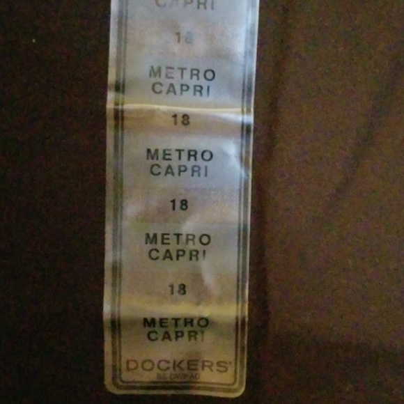 Dockers Womens size 18 Chocolate Brown Metro Capri - Picture 2 of 6